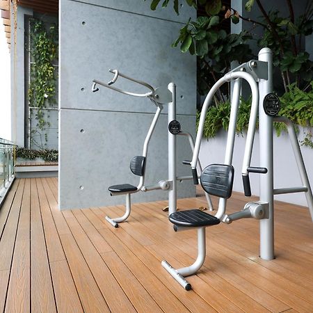 Ceylonz Suites By Mykey Kuala Lumpur Exterior foto Outdoor gym equipment