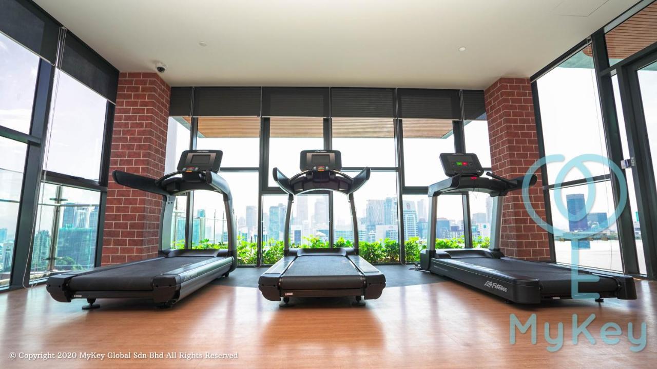 Ceylonz Suites By Mykey Kuala Lumpur Exterior foto The gym at MU