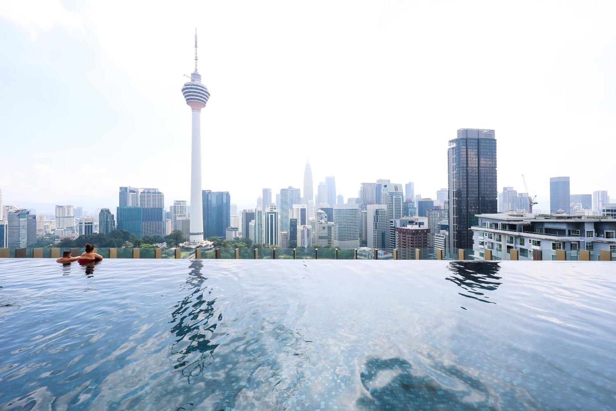 Ceylonz Suites By Mykey Kuala Lumpur Exterior foto Kuala Lumpur skyline