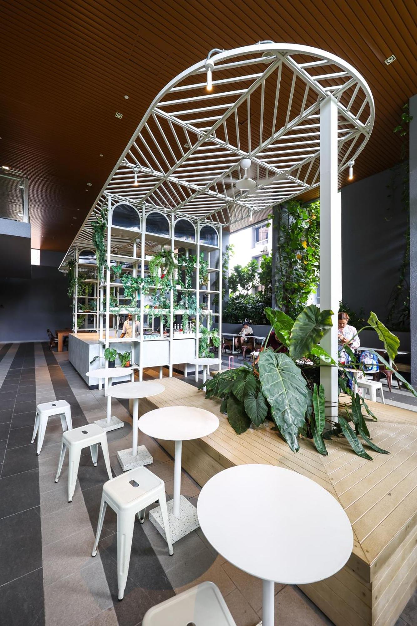 Ceylonz Suites By Mykey Kuala Lumpur Exterior foto The interior of a Starbucks Reserve store in Tokyo, Japan