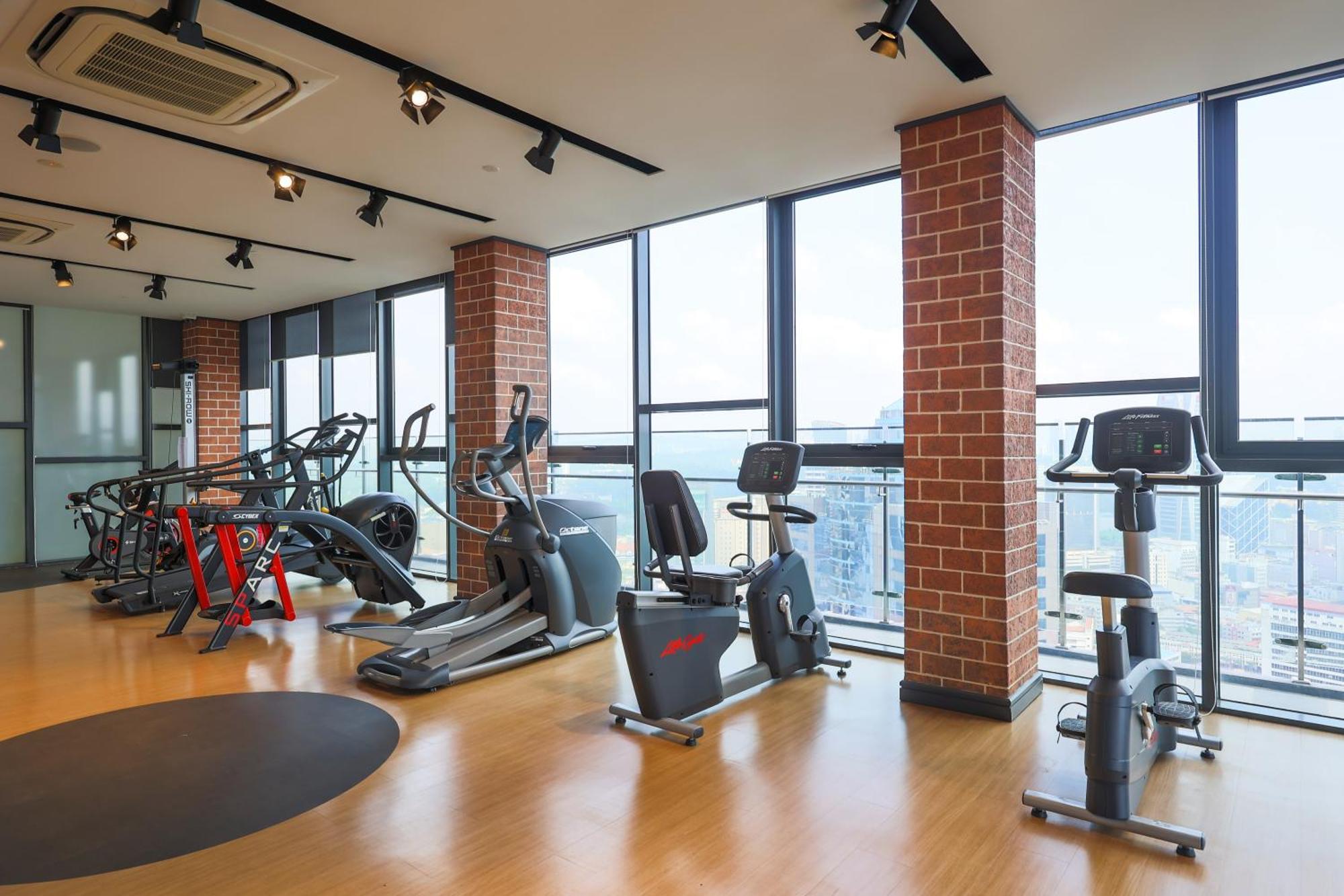 Ceylonz Suites By Mykey Kuala Lumpur Exterior foto A gym in Japan